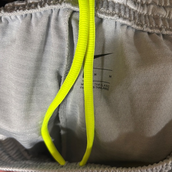 Nike DAZZLES * Y2K Basketball Shorts *Silver Grey Silky Satin * Size Medium - Picture 8 of 8